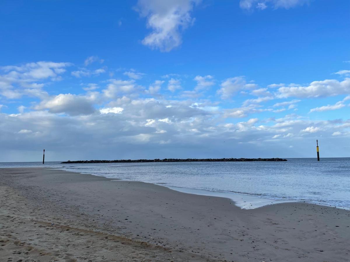 Вилла Coastal Terrace Dogs Welcome Optional Hot Tub Sea Palling Экстерьер фото