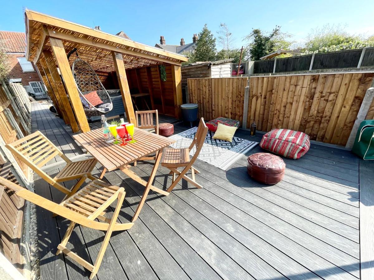 Вилла Coastal Terrace Dogs Welcome Optional Hot Tub Sea Palling Экстерьер фото
